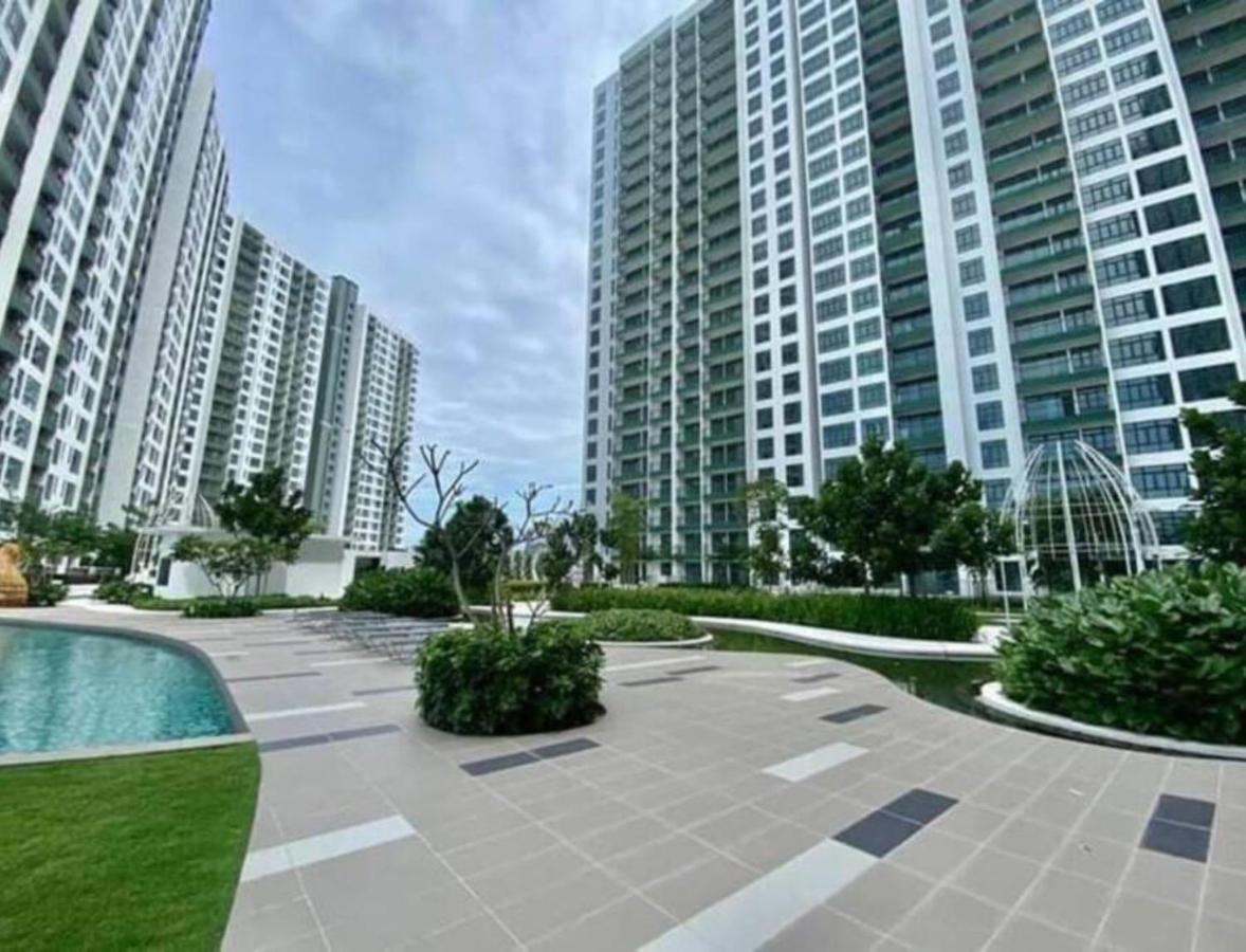 Homenest Jb City Poolview Suite By Cozy Home 新山 外观 照片