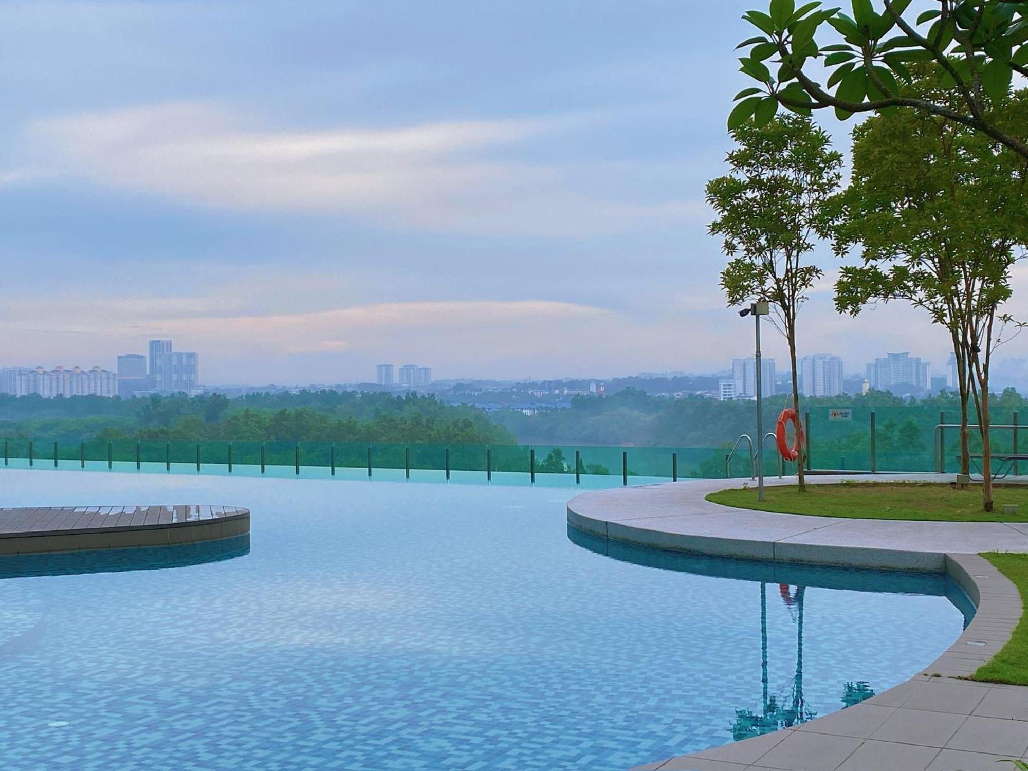 Homenest Jb City Poolview Suite By Cozy Home 新山 外观 照片