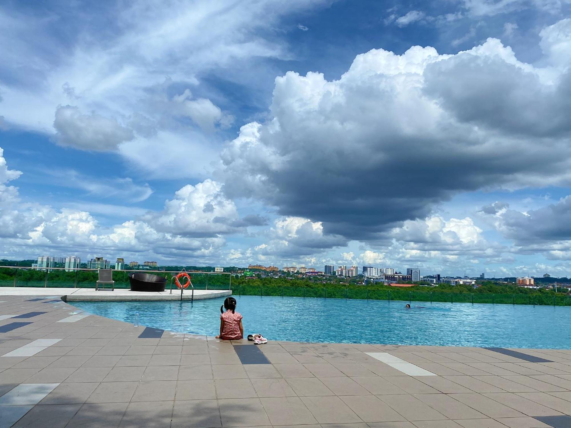 Homenest Jb City Poolview Suite By Cozy Home 新山 外观 照片