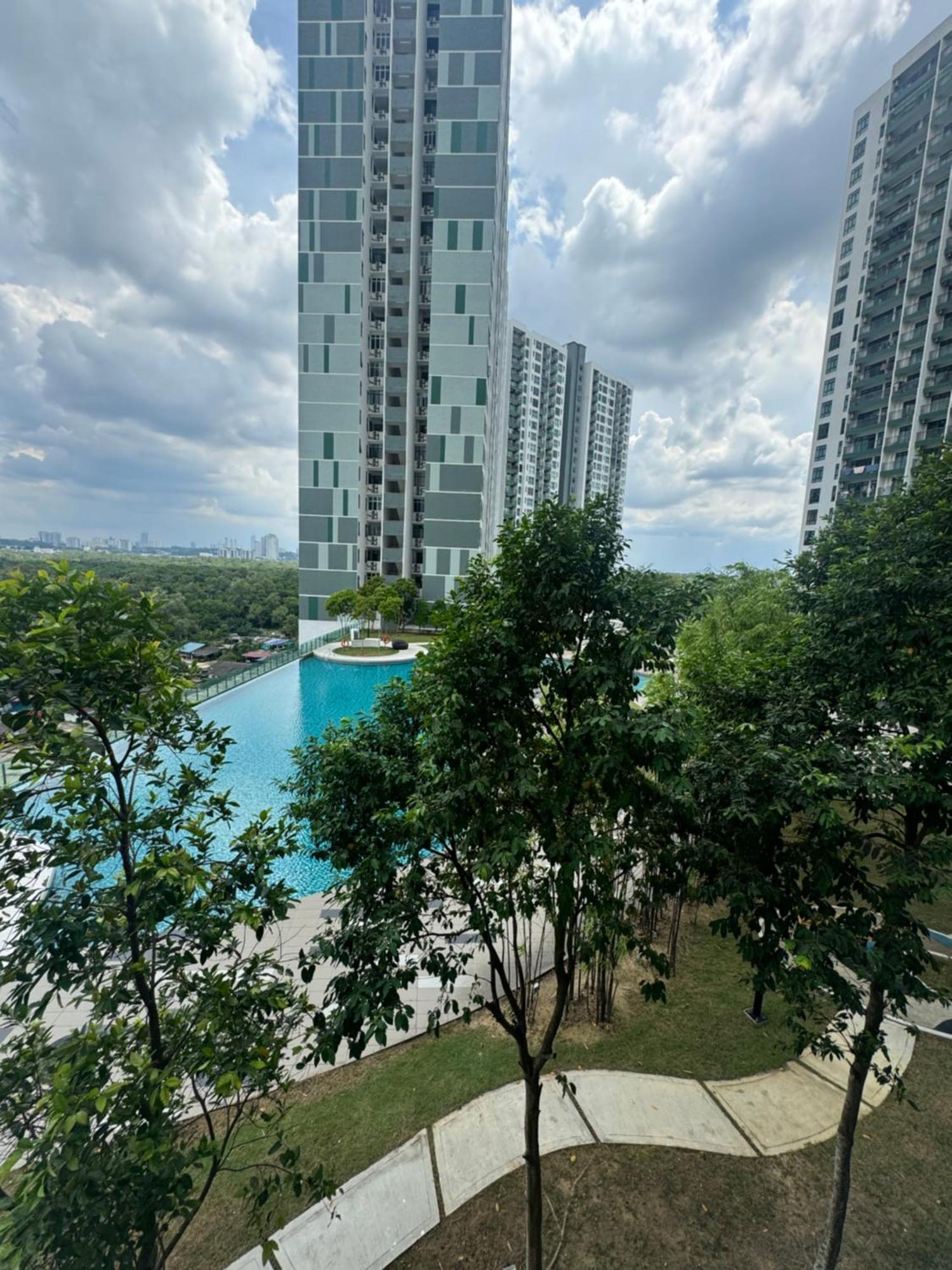 Homenest Jb City Poolview Suite By Cozy Home 新山 外观 照片